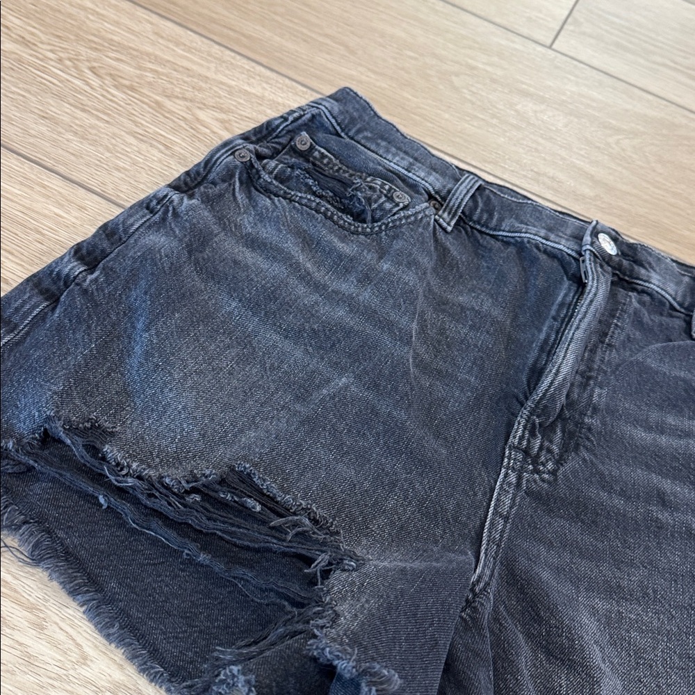 American Eagle Stretch Black Distressed High Waisted Shorts Size 14|Punk Grunge - Picture 3 of 9